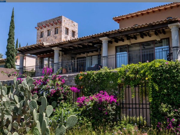 LORELEI HOUSE WITH VIEWS TO THE FAIRWAYS IN GOLF MALANQUIN 
