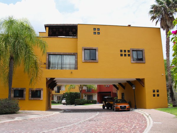 Bridge-Style Home El Secreto