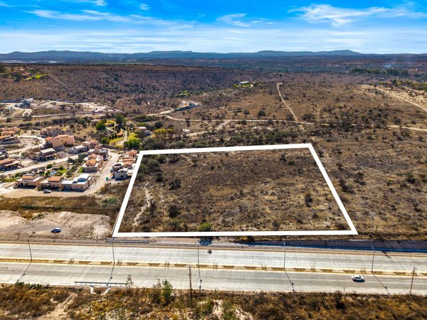 El Cortijo Lot