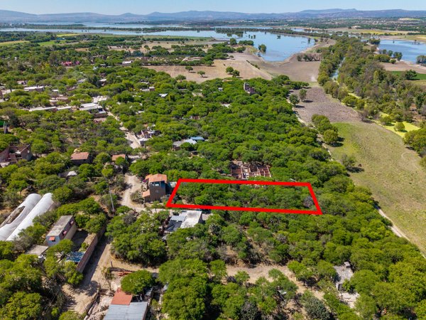 Piece of land in Los Lopez, near the river, the dam, and the historic Silver Road