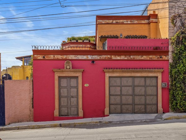Casa Maxine , charming Mexican -style home located in Colonia Independencia 