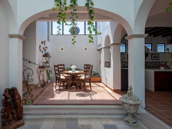 Casa Revueltas- Luxury Hillside Living with Panoramic Views of San Miguel