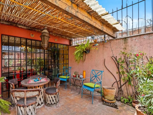Casa Colibri – Mexican Charm in San Antonio (Available Oct-Dec 15, 2026)