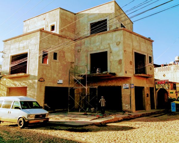 Fuera de Mercado Esquina comercial en Stirling Dickinson – San Miguel de Allende real estate photo 1