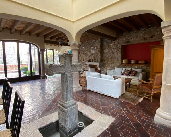Beautiful fully furnished house located  in a gated community in an excellent location  – San Miguel de Allende real estate