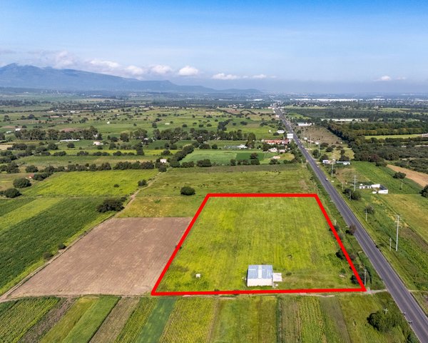 Lot on the road San Miguel de Allende to Queretaro – San Miguel de Allende real estate