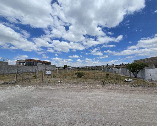 Lote de 1,000 m² que ofrece hermosas vistas al valle y las montañas – San Miguel de Allende real estate