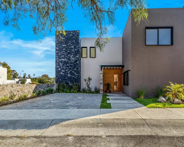 CASA ELITE ZIRANDARO – San Miguel de Allende real estate