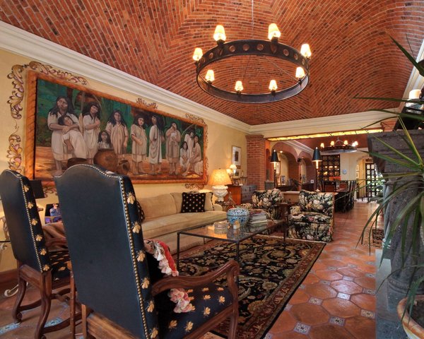 Gracious Living in Los Frailes – San Miguel de Allende real estate