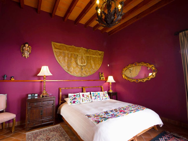 Out if market. Casa Colonial — 4 photos