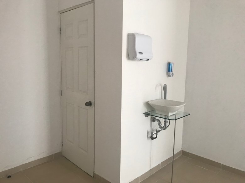 Oficina / Consultorio En complejo ORVI — 8 photos