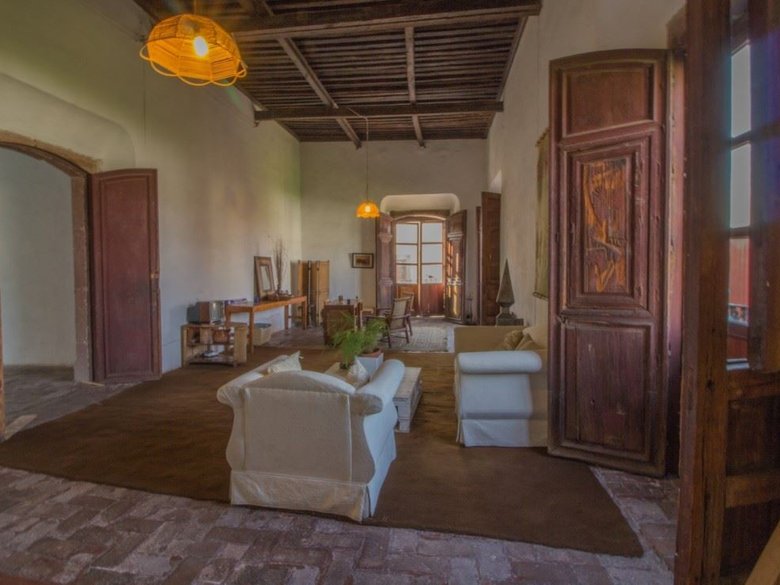 Casa de las Diligencias — 17 photos