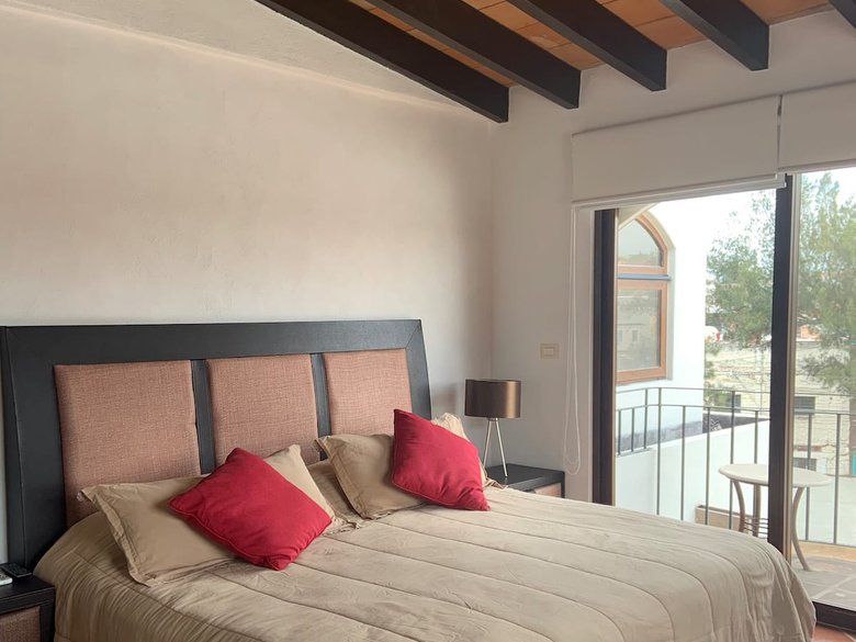 Alicia Penthouse Apartment for Rent in Puente Viejo Available April 2027 — 5 photos