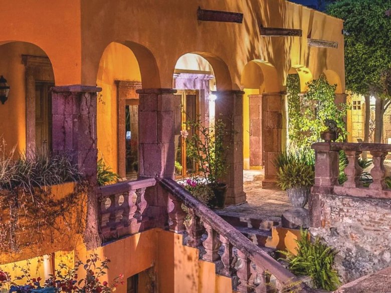 Fully Furnished Centro Condo Steps from the Iconic Parroquia — 41 photos