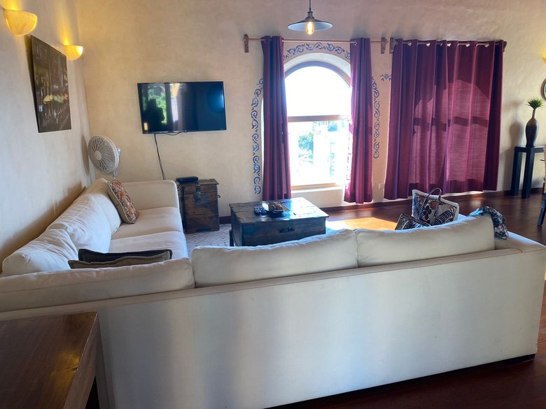 Fully Furnished Centro Condo Steps from the Iconic Parroquia — 10 photos