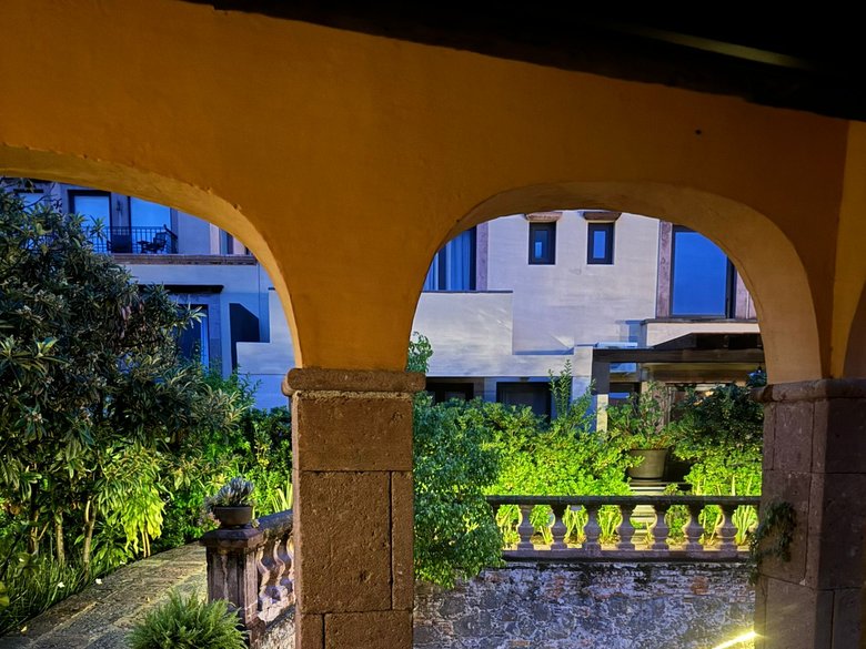 Fully Furnished Centro Condo Steps from the Iconic Parroquia — 2 photos