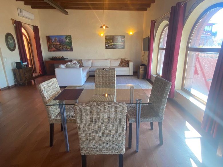 Fully Furnished Centro Condo Steps from the Iconic Parroquia — 6 photos