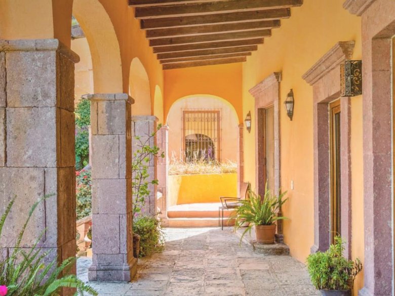Fully Furnished Centro Condo Steps from the Iconic Parroquia — 38 photos