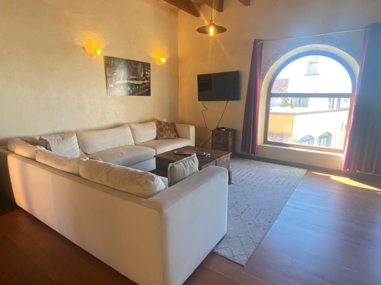 Fully Furnished Centro Condo Steps from the Iconic Parroquia — 7 photos