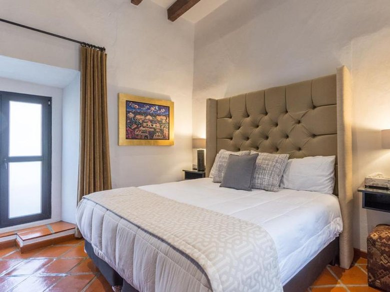 Luxury Casa Sollano for Rent in the Heart of San Miguel — 17 photos