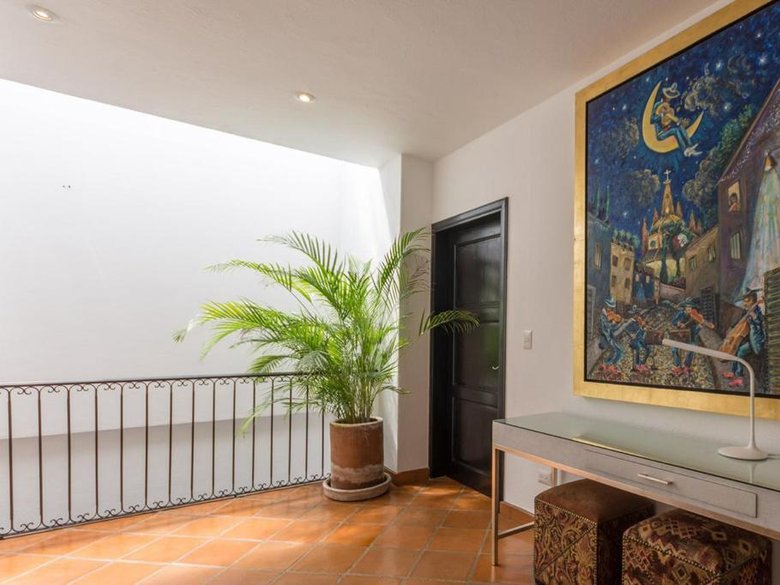Luxury Casa Sollano for Rent in the Heart of San Miguel — 9 photos