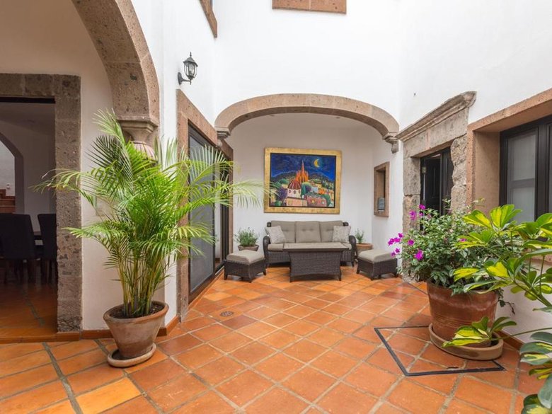 Luxury Casa Sollano for Rent in the Heart of San Miguel — 12 photos