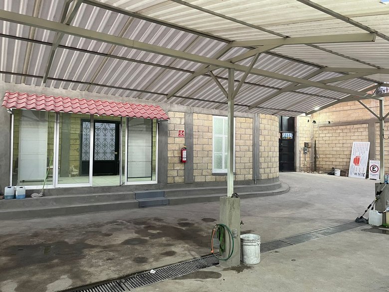 Commercial warehouse in Libramiento Manuel Zavala — 4 photos