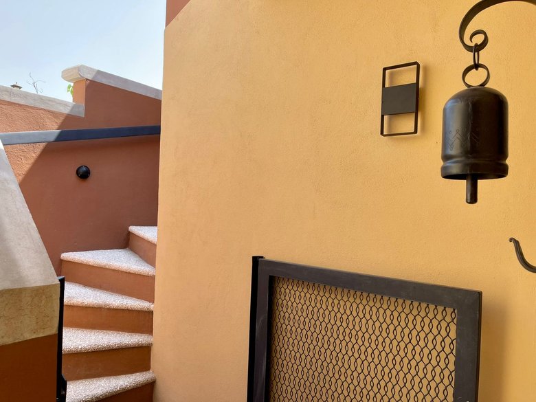 Great house in a closed neighborhood  — 20 photos