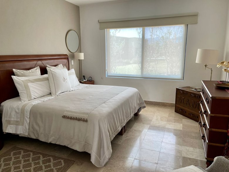 Great house in a closed neighborhood  — 15 photos