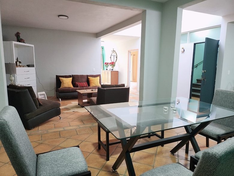 OFF MARKET - LOS OLIVOS — 3 photos