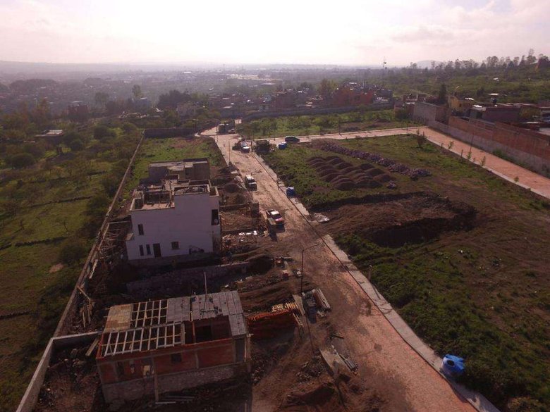Lot 4 in private Palo Azul  — 2 photos