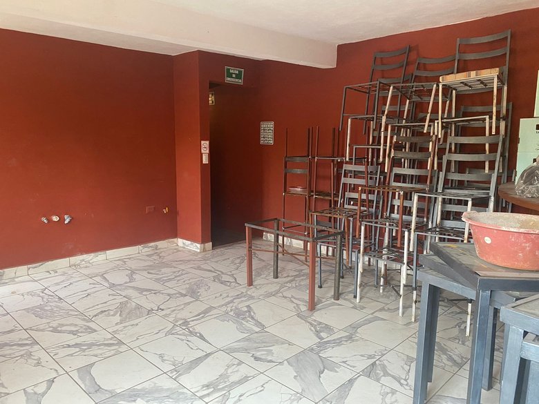 Excelente ubicaciòn para local comercial — 3 photos