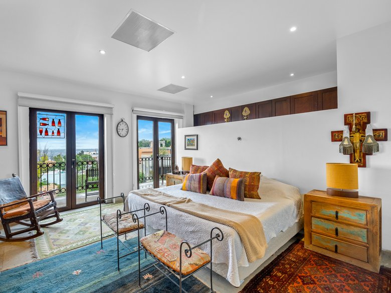AVAILABLE LUXURY CONDO CARACOL — 4 photos