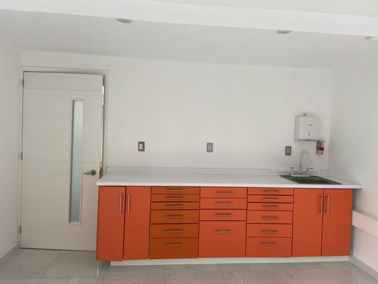 Space for office or clinic for rent — 9 photos