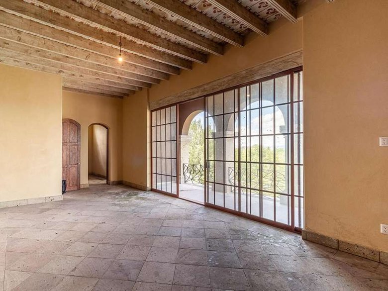 Casa Campanas — 2 photos