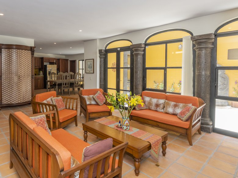 Beautiful Casa Margarita for Rent in San Antonio (Available July 2027) — 7 photos
