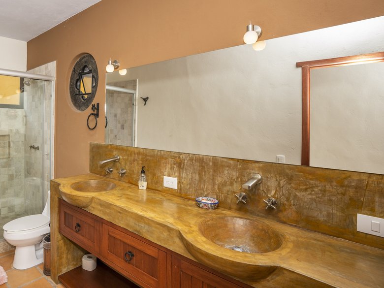 Beautiful Casa Margarita for Rent in San Antonio (Available July 2027) — 20 photos
