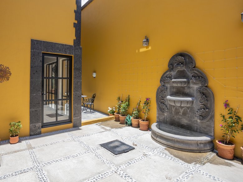 Beautiful Casa Margarita for Rent in San Antonio (Available July 2027) — 11 photos
