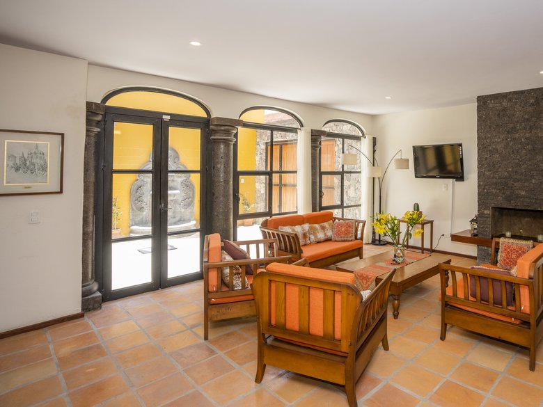 Beautiful Casa Margarita for Rent in San Antonio (Available July 2027) — 6 photos
