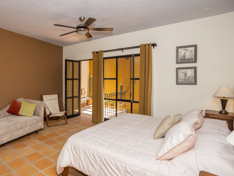 Beautiful Casa Margarita for Rent in San Antonio (Available July 2027) — 18 photos