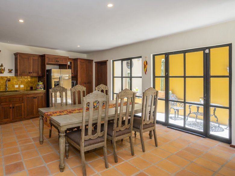 Beautiful Casa Margarita for Rent in San Antonio (Available July 2027) — 8 photos