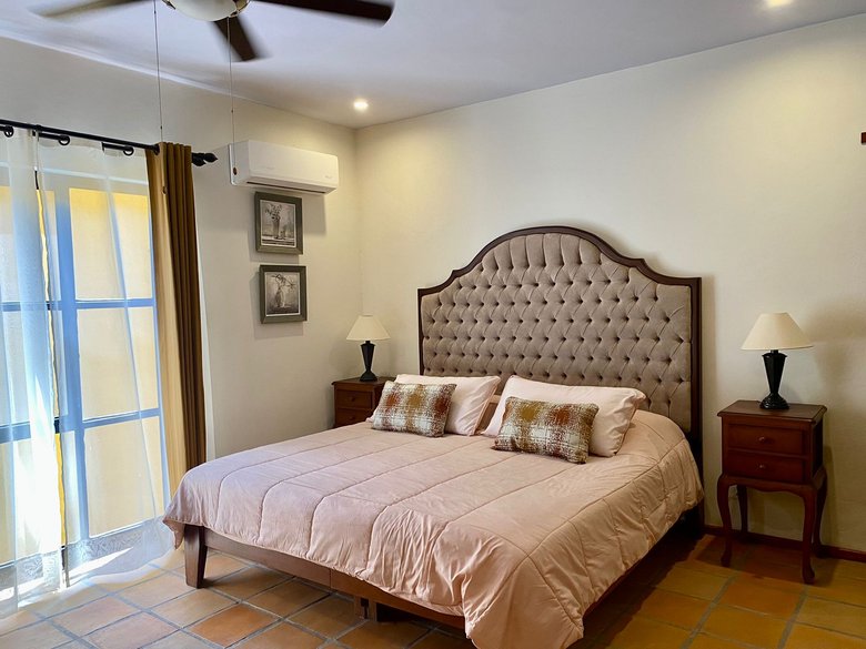 Beautiful Casa Margarita for Rent in San Antonio (Available July 2027) — 17 photos