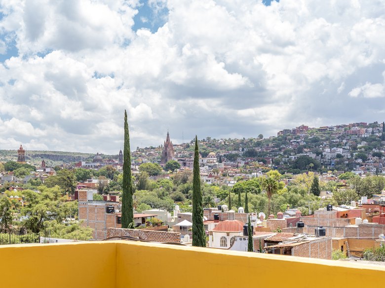 Beautiful Casa Margarita for Rent in San Antonio (Available July 2027) — 3 photos