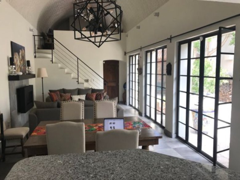 Beautiful Home great location, $2,800 USD per month. AVAILABLE from ARIL 15 to JUNE 15TH, 2023 — 2 photos