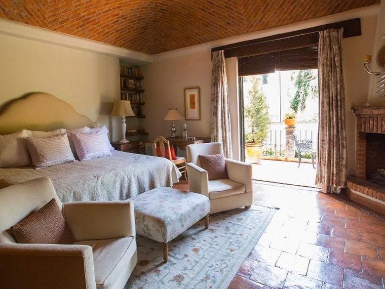 Off Market Ojo de Agua — 6 photos
