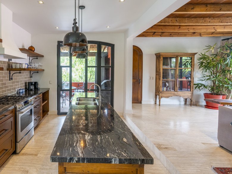 Casa Baeza Apt 2 PH - OFF MARKET — 8 photos