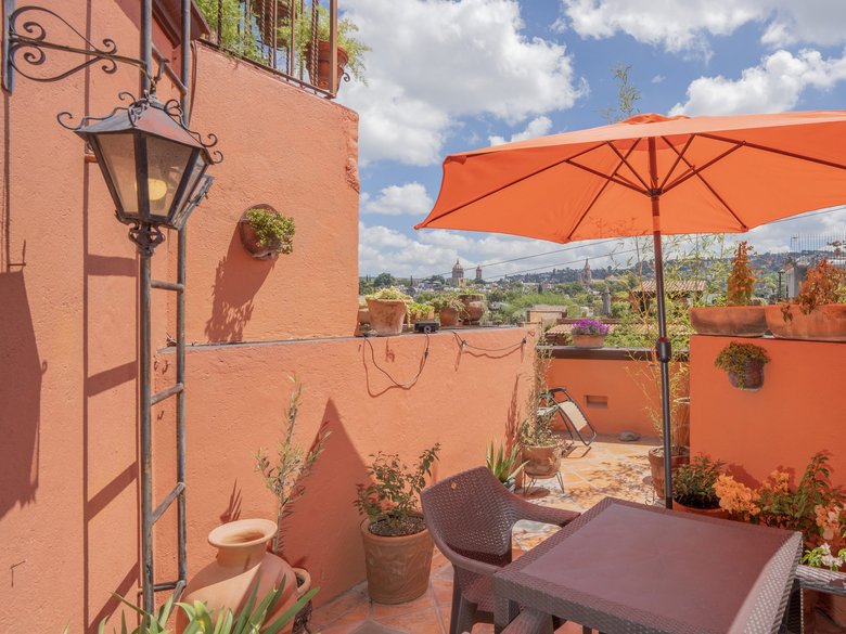 La casa de la puerta verde for rent. (Available May 2027) — 30 photos