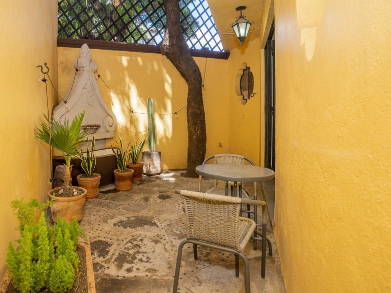 La casa de la puerta verde for rent. (Available May 2027) — 17 photos