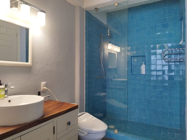 OFF MARKET Condo Jacarandas — 32 photos