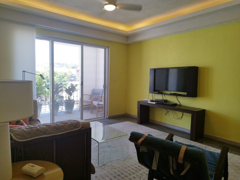 OFF MARKET Condo Jacarandas — 3 photos